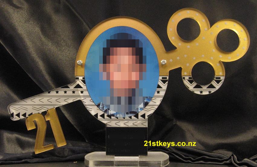 Black-Gold Pacific Picture 21st Birthday Key